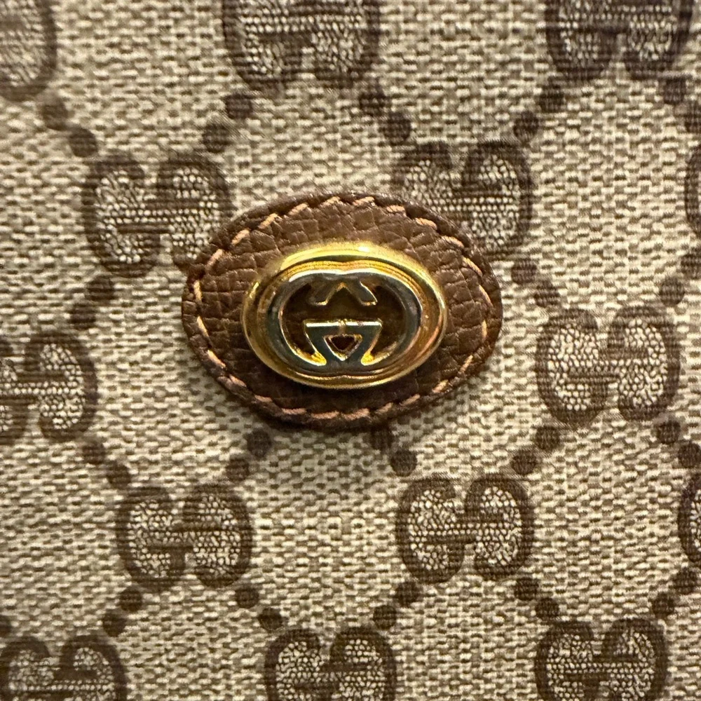 Vintage Gucci Beige and Brown GG Monogram Clutch - Picture 5 of 8